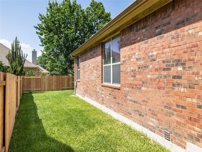 Building Photo - 15620 Echo Hills Dr