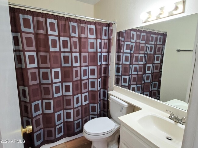 Building Photo - 625 S Westwood