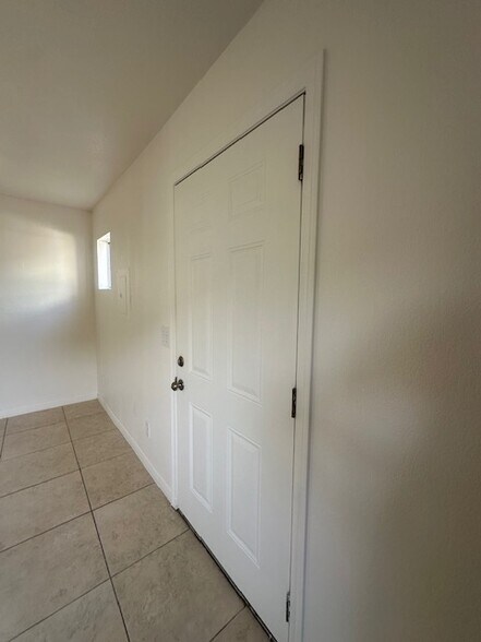 Building Photo - 3333 Pepper Ave