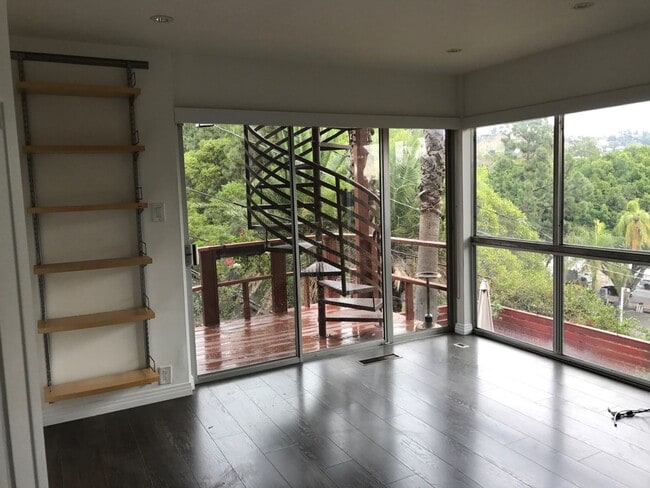 Building Photo - CALL TO BOOK!! Historic & Remodeled 2-Bedr...