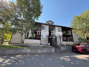 Building Photo - 1421 Vega Cir