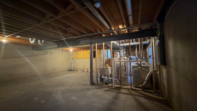 Building Photo - 21223 Alessandra Dr