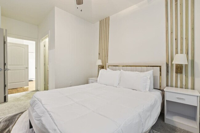 Building Photo - 5250 Town and Country Blvd