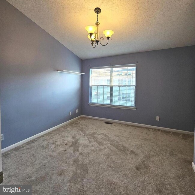 Building Photo - 8202 Catbird Cir