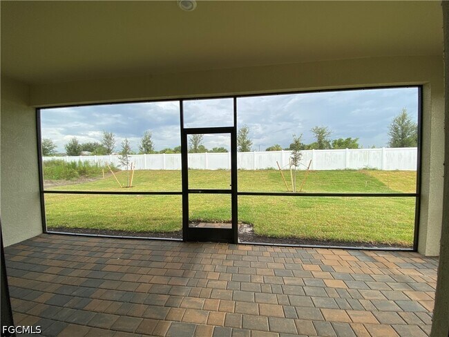 Building Photo - 14662 Cantabria Dr