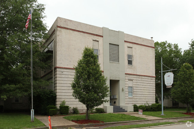 Building Photo - Chesnut School House