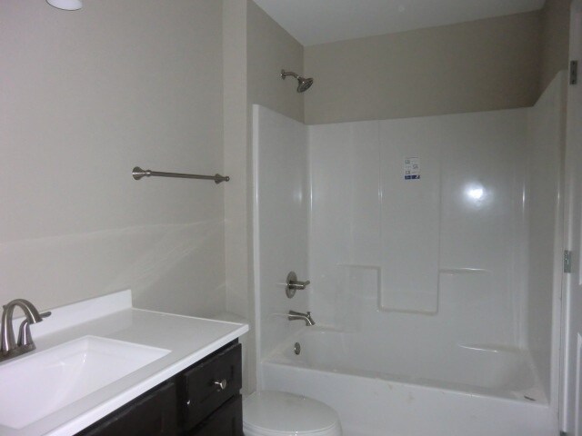 Building Photo - 1338 Village Circle Dr