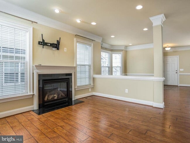 Building Photo - 220 Centennial Dr