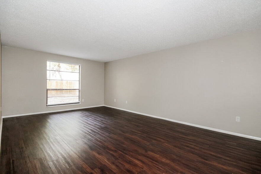 Building Photo - 602 Cedar Grove Dr