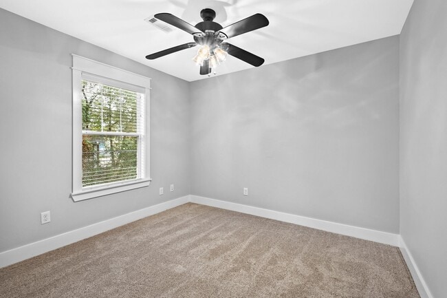 Building Photo - Bright & Cozy 3-Bedroom, 2-Bathroom Home with Fenced Yard!