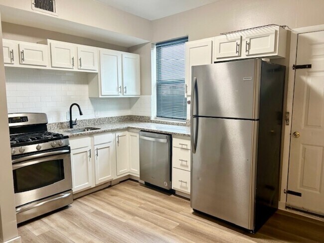 Building Photo - 2207 Callow Ave