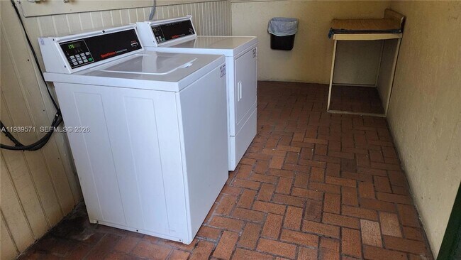 Building Photo - 9405 W Flagler St