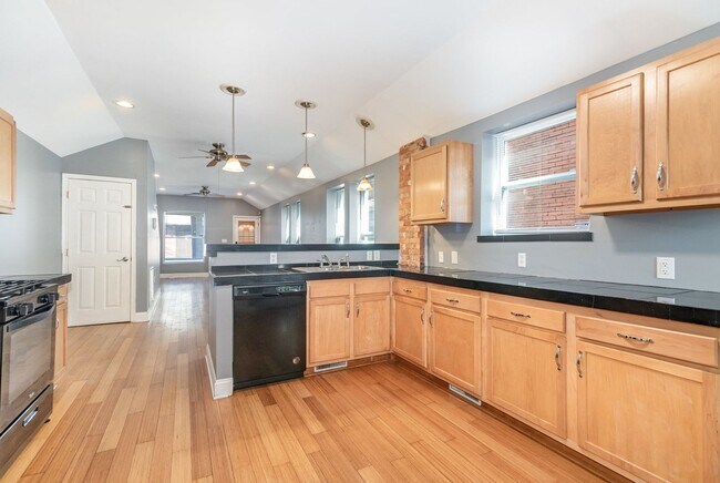 Building Photo - 2136 Susquehanna St