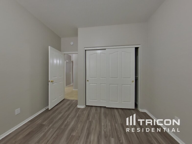Building Photo - 3106 E Ravenswood Dr