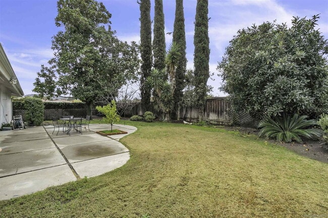 Building Photo - FULLY FURNISHED Mid-Century Modern 3 Bed R...