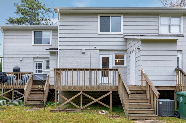 Building Photo - 228 Waldo St