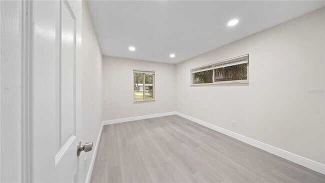 Building Photo - 2662 Derbyshire Rd