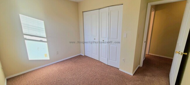 Building Photo - 305 Prairie Ave