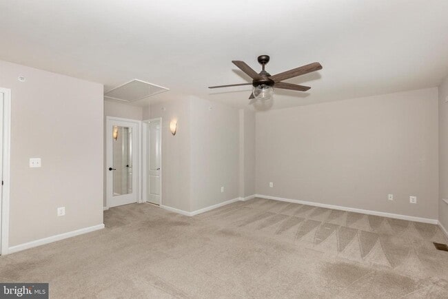 Building Photo - 6515 Dundee Dr