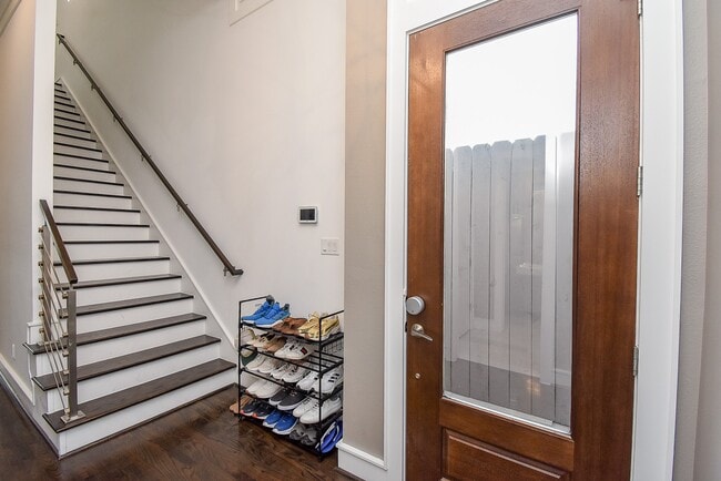 Building Photo - 1211 Rosine St