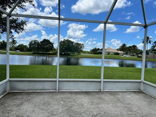 Building Photo - 4760 Manchester Dr