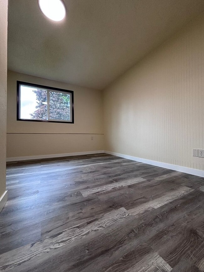 Building Photo - Desired NE Tacoma Community