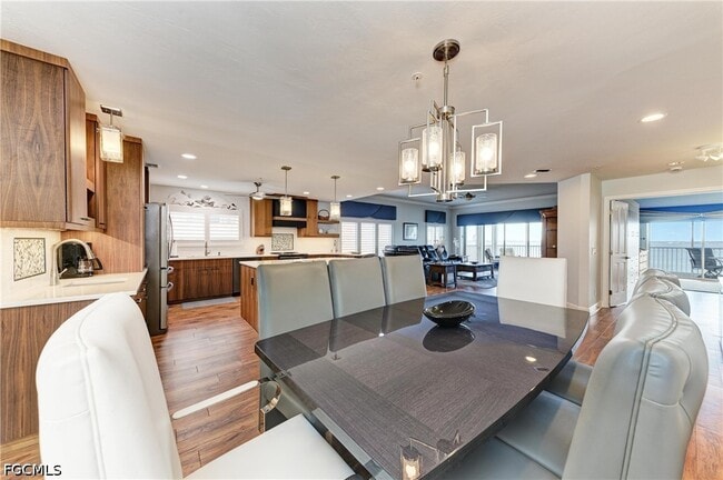 Building Photo - 14813 Laguna Dr