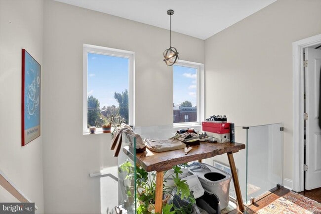 Building Photo - 2050 Frankford Ave