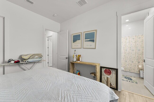 Building Photo - 119 Anastasia Cir