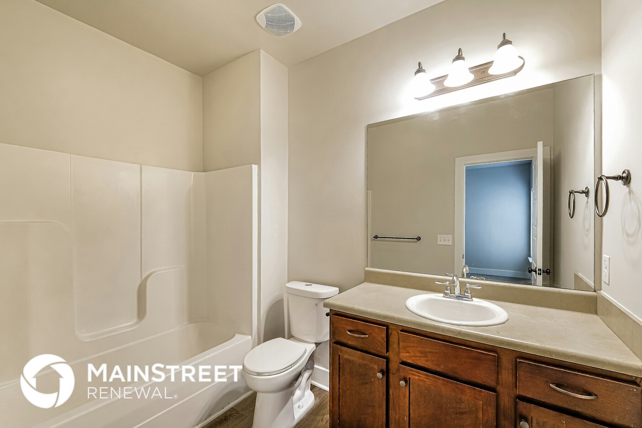 Building Photo - 915 Maple Trce