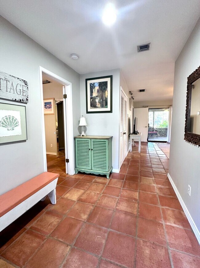 Building Photo - Fully furnished 2-Bedroom, 2-Bath Lakefront Cottage in Sandestin Resort available for Long Term R...