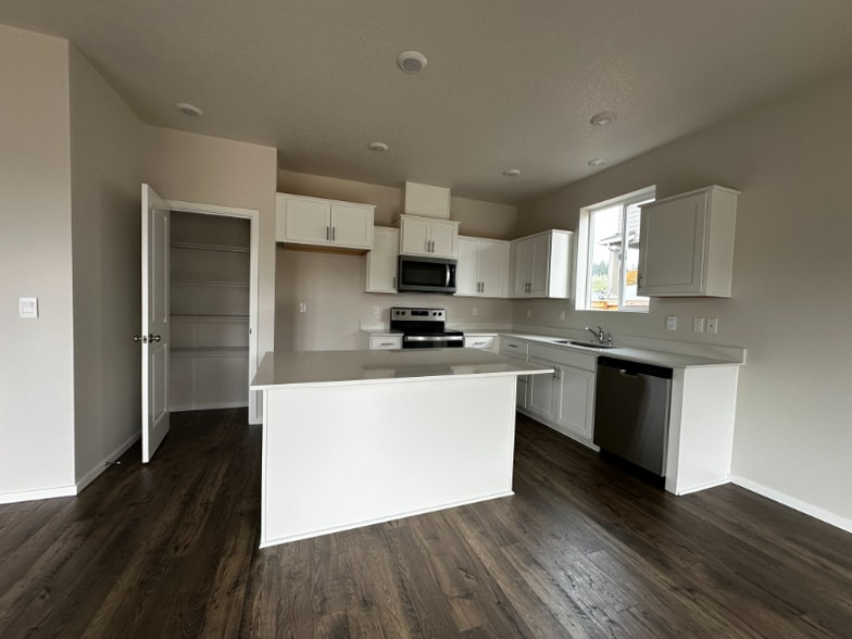 Building Photo - 3294 Southeast 35th Street