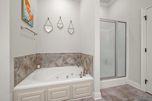 Building Photo - 8251 Valencia Ct