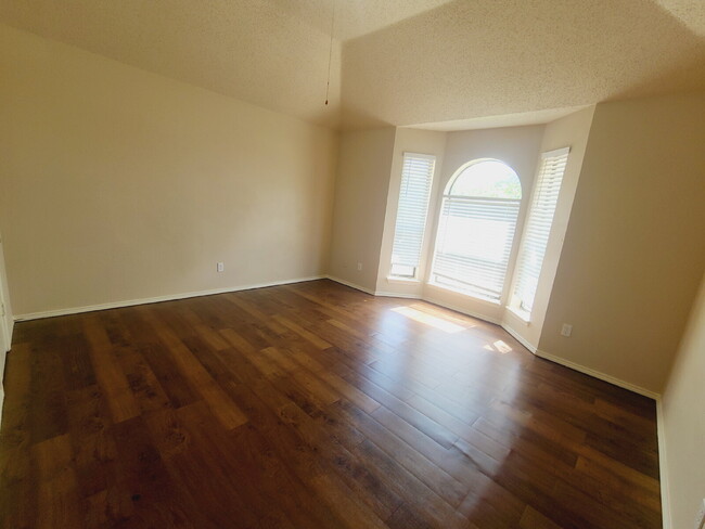 Building Photo - COMING SOON - Cedar Hill: Large 5 Bedroom,...