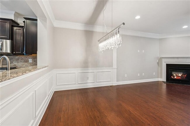 Building Photo - 1514 Woodbridge Way NE