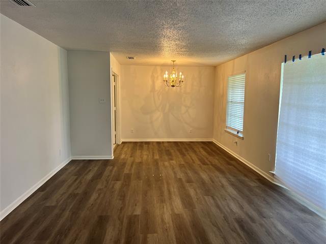 Building Photo - 2730 King Cole Dr