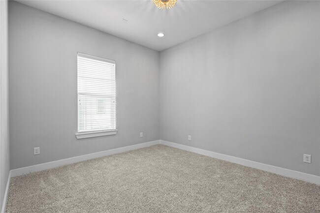 Building Photo - 8409 Hempstead Rd