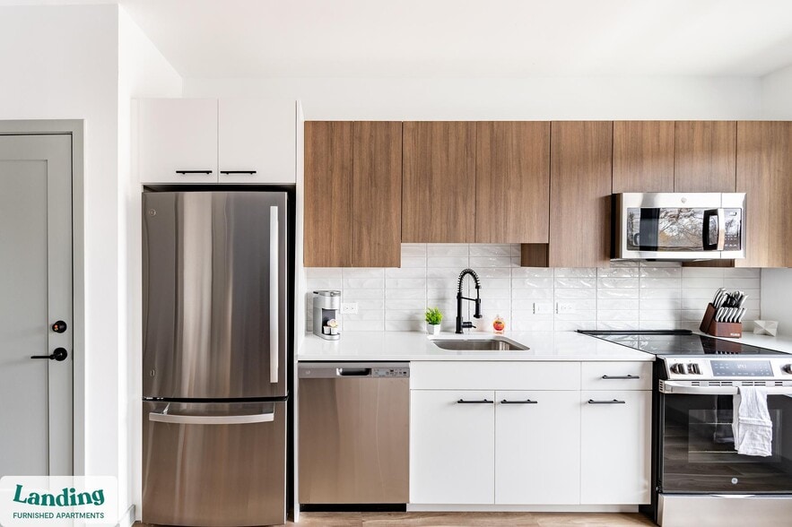 Building Photo - 39 Railroad Ave