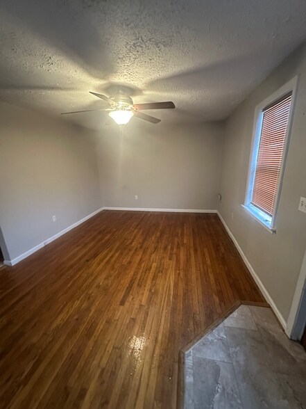 Building Photo - 507 Bruce Ave