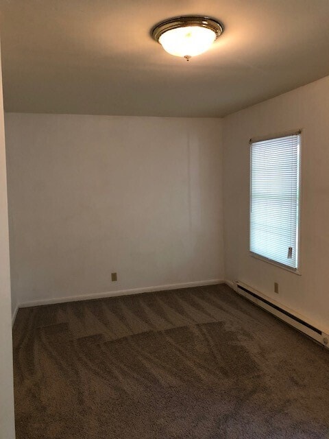 Building Photo - 127 Chase Ln