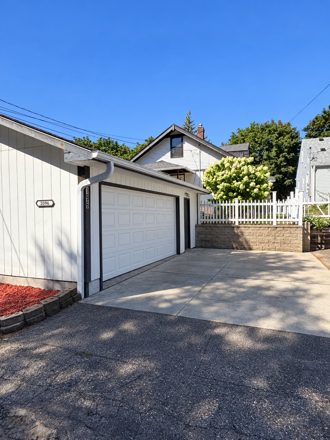 Building Photo - 2096 Randolph Ave