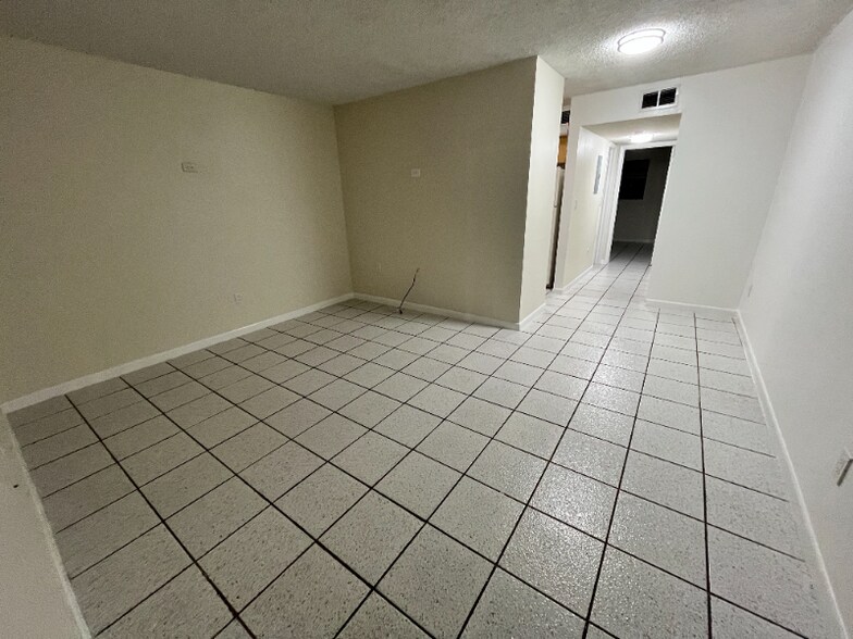 Building Photo - 2260 W 53rd Pl