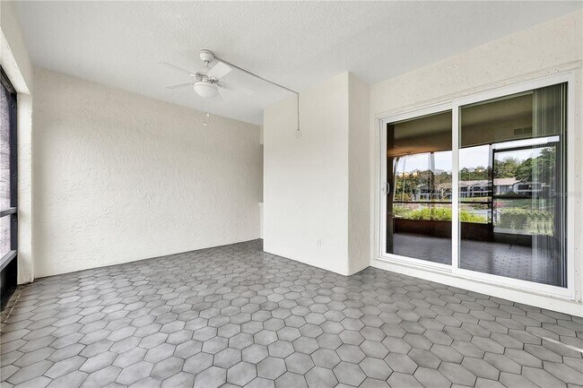 Building Photo - 2 Escondido Cir