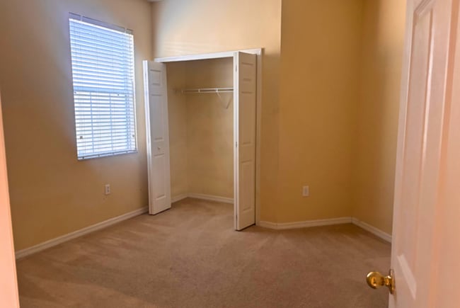 Building Photo - WATERS EDGE/LK NONA-8641 Bradleys Landing ...