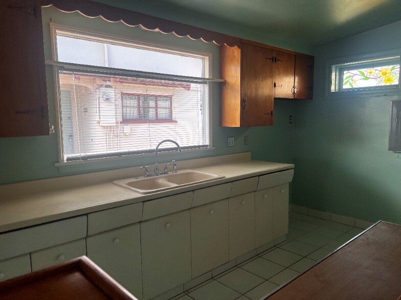 Building Photo - 1415 Highland Ave