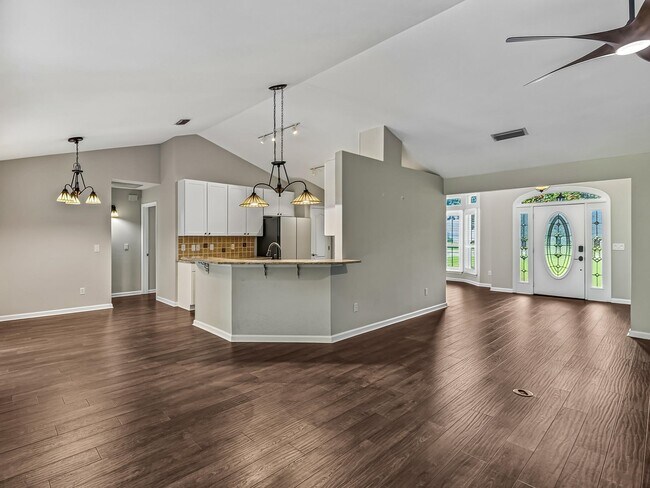 Building Photo - 6326 Glasgow Dr