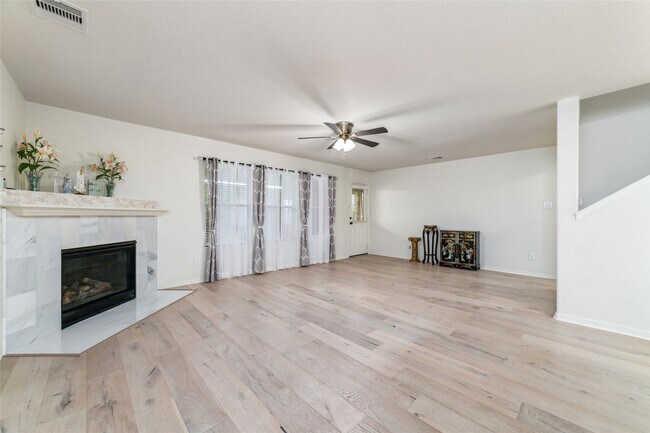 Building Photo - 3530 Barkers Crossing Ave