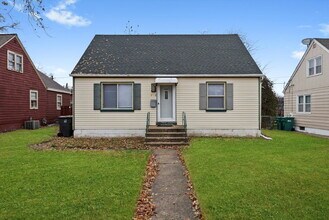 Building Photo - Updated 5-Bedroom, 2-Bath Home Across from the Park