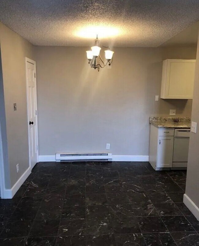 Building Photo - 2100 Highview Ct