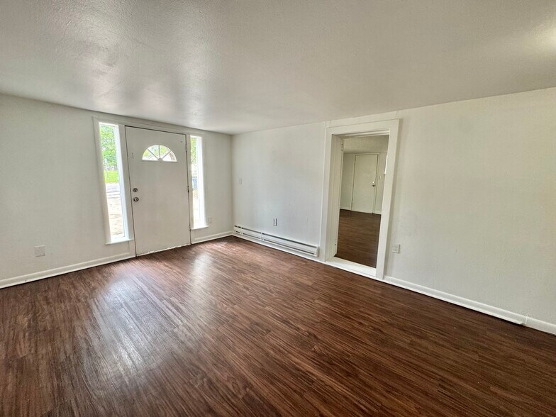 Building Photo - 442 Babb Dr